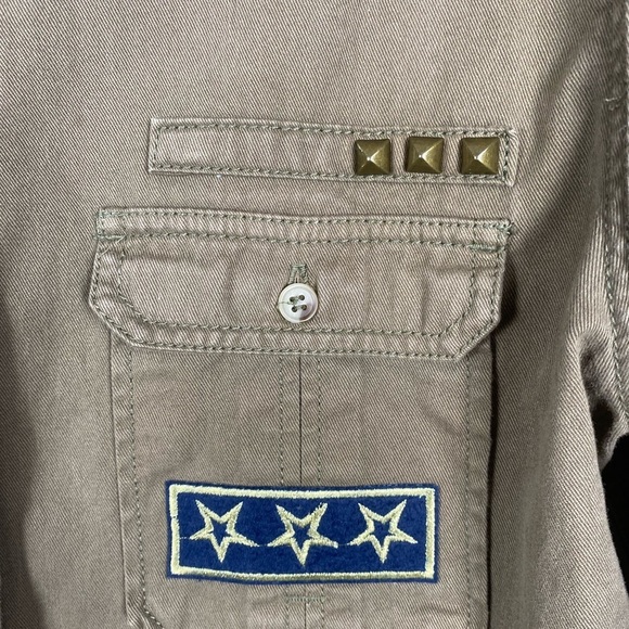 Life in Progress Military Olive Green Button Up Long Sleeve Shirt Size Medium. - Picture 7 of 15